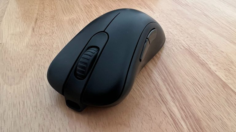 Test de la souris de jeu Zowie EC2-CW – performances esports maximales
