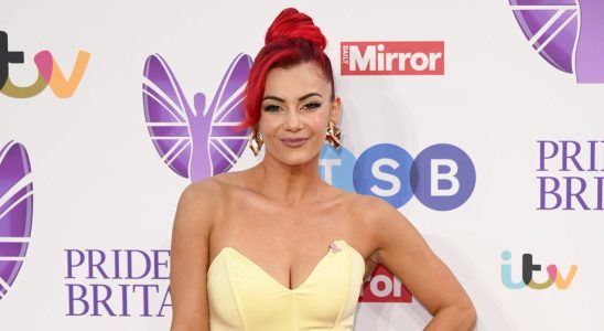 Dianne Buswell de Strictly révèle que son père subit une chimiothérapie dans le cadre d'une mise à jour sur sa santé émotionnelle