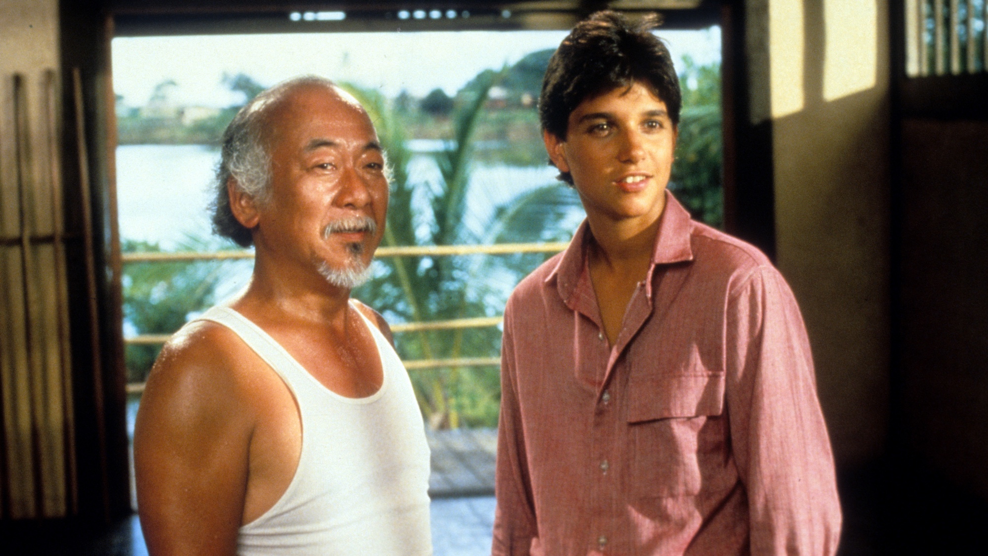 Pat Morita et Ralph Macchio dans The Karate Kid