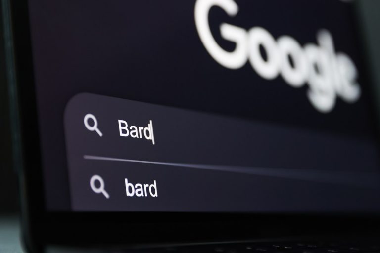 Le chatbot Bard AI de Google peut désormais répondre aux questions sur les vidéos YouTube