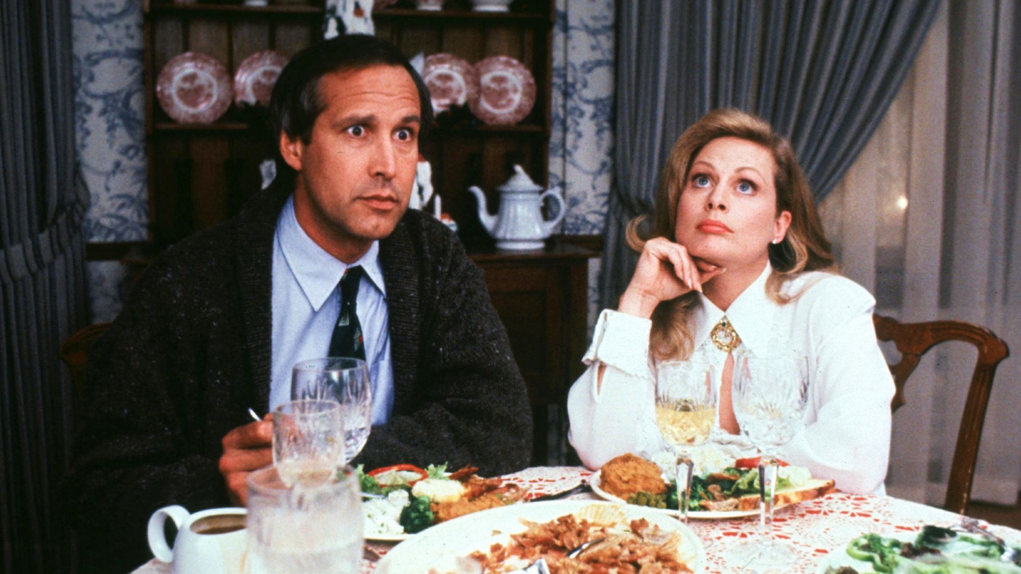 Chevy Chase et Beverly D. Angelo pendant les vacances de Noël de National Lampoon