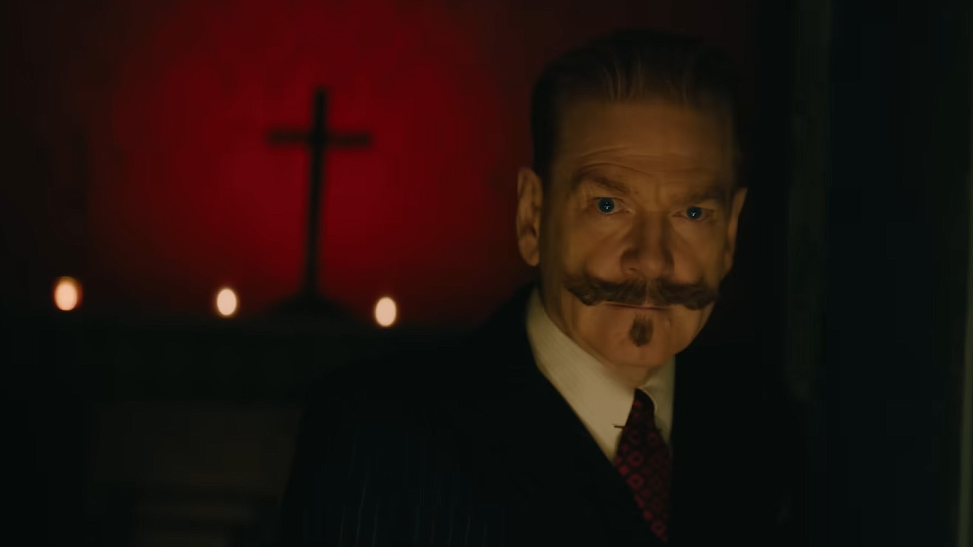 Kenneth Branagh dans le rôle d'Hercule Poirot dans A Haunting in Venice