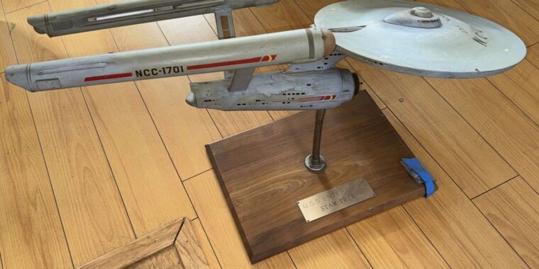 Après des décennies perdues, le modèle Enterprise original de Star Trek a peut-être été retrouvé