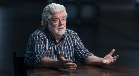 George Lucas a-t-il photobombé les photos de vacances Disney de cette famille ?  A /Enquête cinématographique