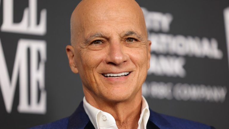 Jimmy Iovine at the 2022 Rock & Roll Hall of Fame Induction Ceremony Red Carpet held at the Microsoft Theatre on November 5, 2022 in Los Angeles, California.