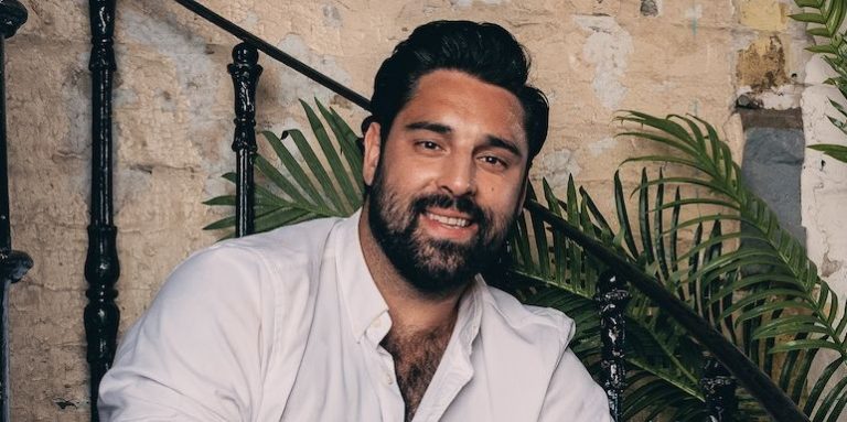 La star de MAFS, Bob Voysey, confirme sa nouvelle relation avec des clichés adorés de "Mme Bob"
