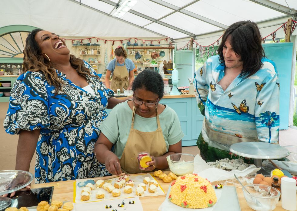 Semaine des desserts au four Alison Hammond, Saku et Noel Fielding