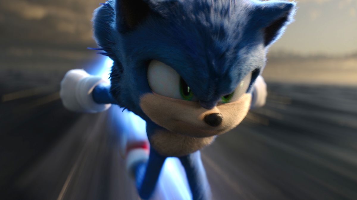 Sonic speeds towards the camera in Sonic the Hedgehog 2.