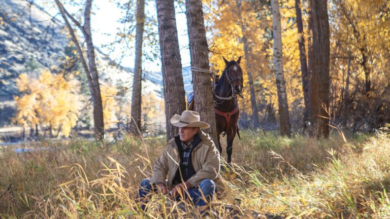 Yellowstone repousse ses derniers épisodes d'une année supplémentaire et ajoute deux nouveaux spin-offs
