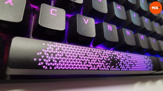 Image de la barre d'espace du clavier Corsair K65 Pro Mini.