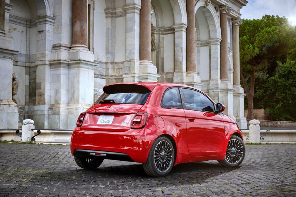 La petite Fiat 500e EV se dirige vers les États-Unis en 2024