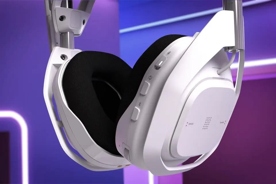 Le dernier casque de jeu de Logitech bascule rapidement entre PS5, Xbox et PC