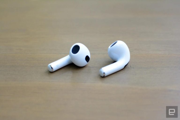 Les AirPod de troisième génération d’Apple sont de nouveau en vente au prix de 140 $