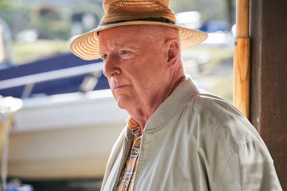 Alf Stewart à la maison et à l'extérieur