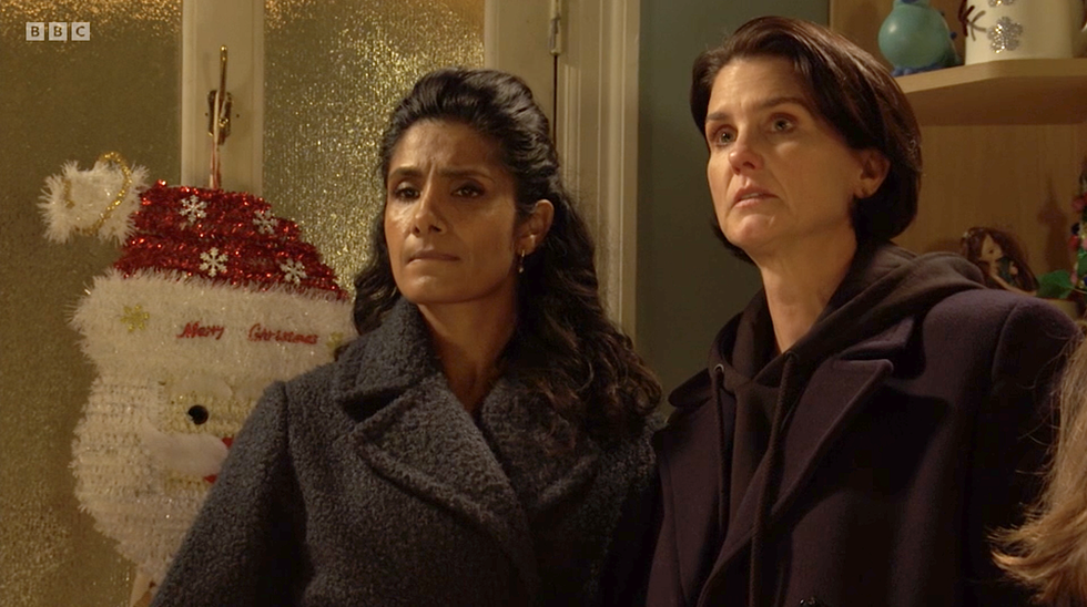 Heather Peace dans le rôle d'Eve et Balvinder Sopal dans le rôle de Suki dans Eastenders