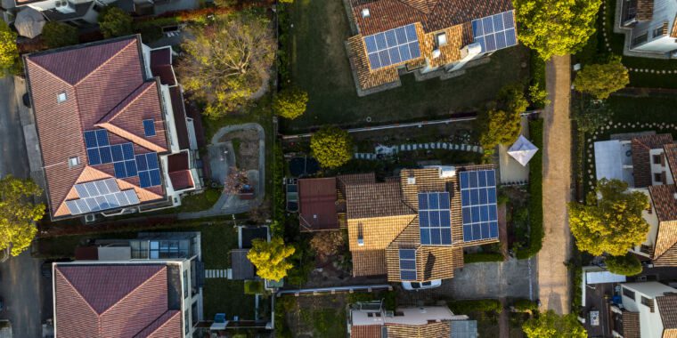 Le gouvernement crée une application pour réduire son rôle dans l’octroi de permis solaires