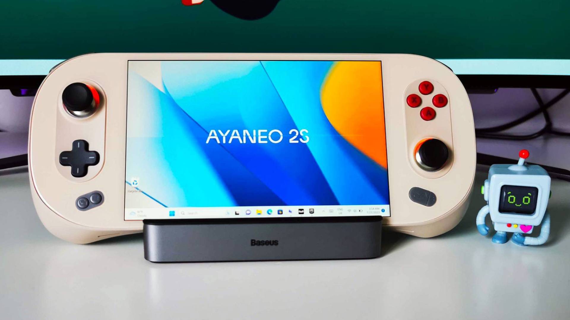 Ordinateur de poche Ayaneo 2S sur un bureau blanc