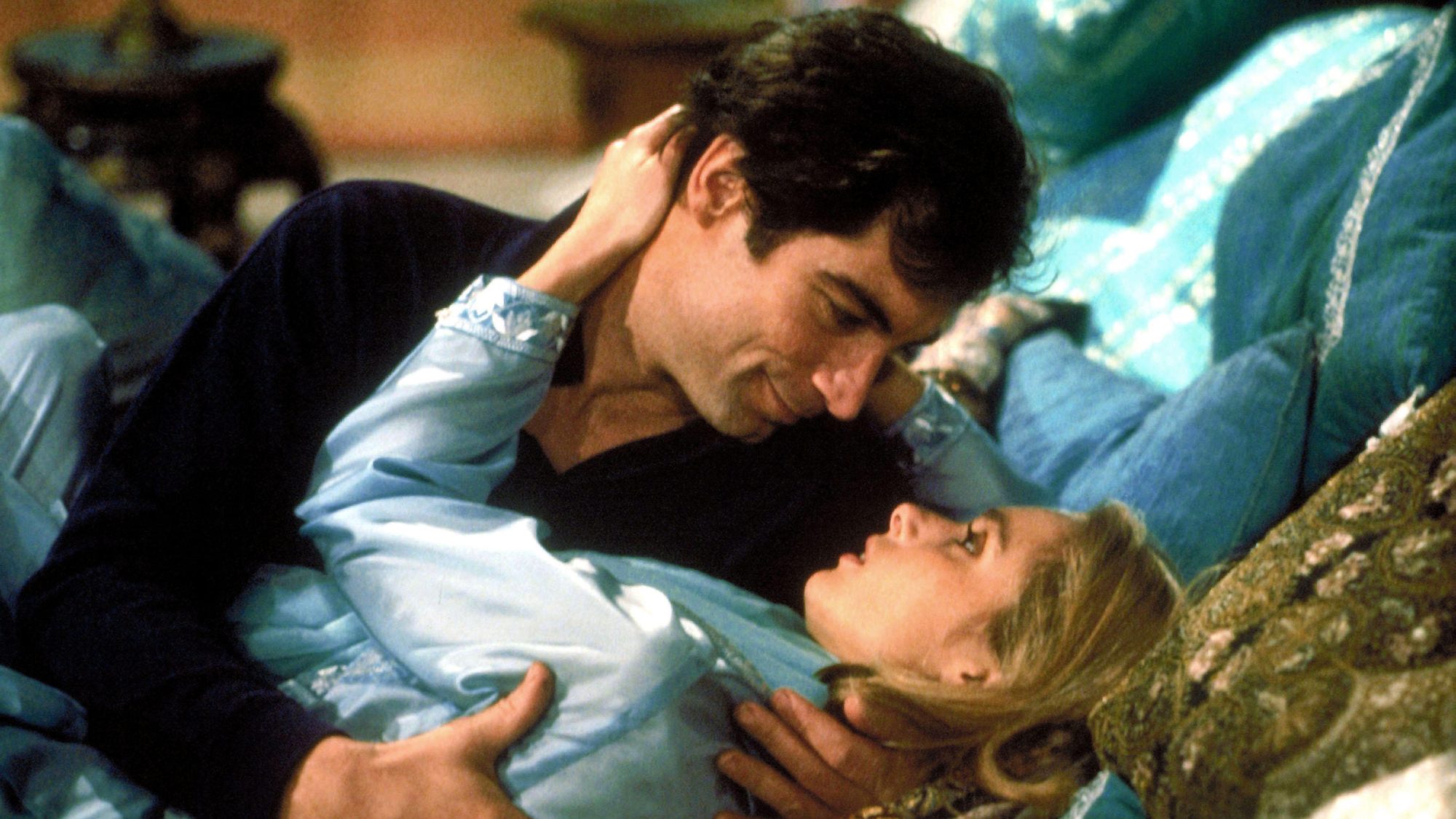 Timothy Dalton et Maryam D Abo dans The Living Daylights