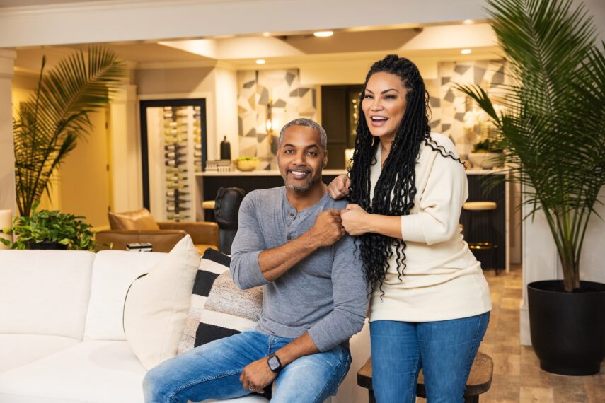 Mike Jackson et Egypt Sherrod dans 