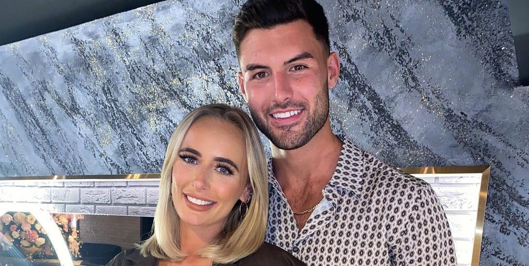 Millie Court et Liam Reardon de Love Island profitent d'un Noël à la manière de 