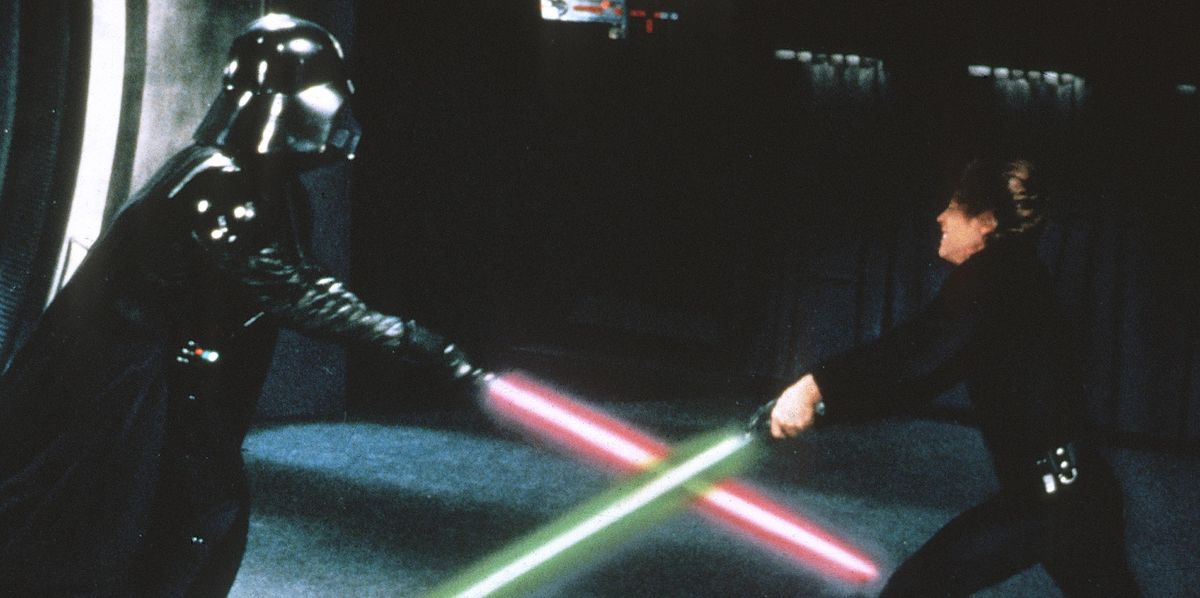 Le lampadaire sabre laser Dark Vador de Star Wars bénéficie d'une réduction de prix massive
