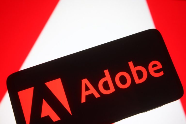 Adobe abandonne Figma, les ventes d’Apple Watch stoppées et les pirates accèdent à des millions de comptes