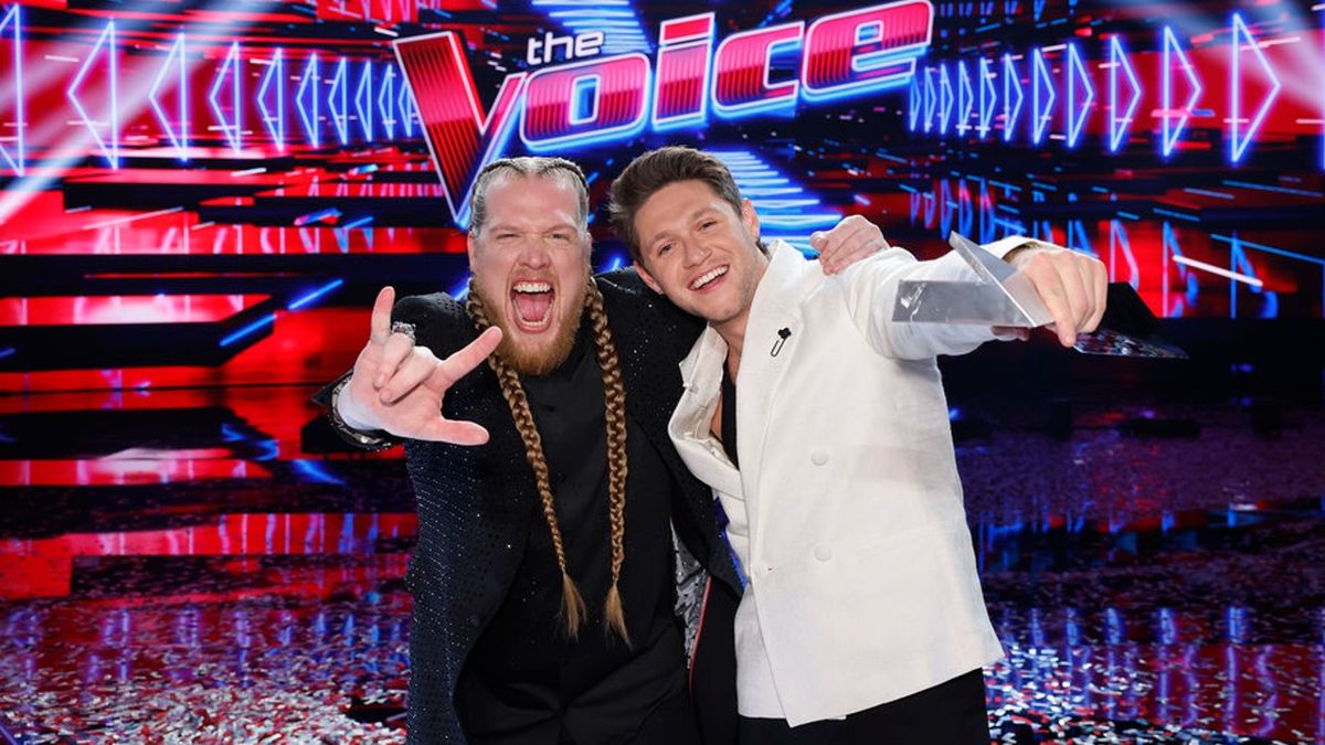 Huntley and Niall Horan celebrating their win on The Voice