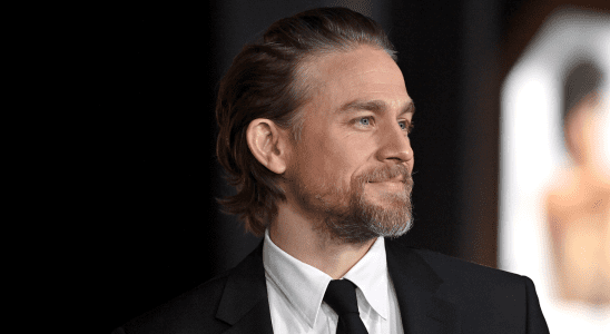 Charlie Hunnam de Rebel Moon révèle pourquoi il a refusé le rôle de Green Arrow dans Snyderverse