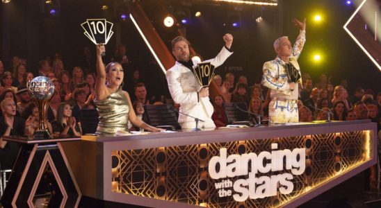 Danse avec les stars reçoit le tout premier trophée Len Goodman Mirrorball, et je ne peux pas me remettre de ce que le gagnant nous a dit à propos de la saison 32