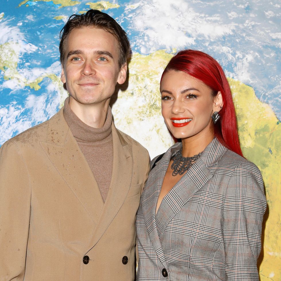 Joe Sugg et Dianne Buswell assistent ensemble à l'expérience BBC Earth en mars 2023.