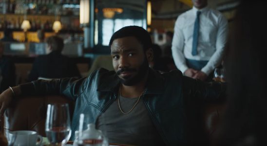 Donald Glover n'est peut-être même pas la meilleure partie de sa propre émission Mr. & Mrs. Smith