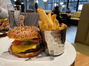 Gordon Ramsay Burger est officiellement ouvert dans la région métropolitaine de Vancouver