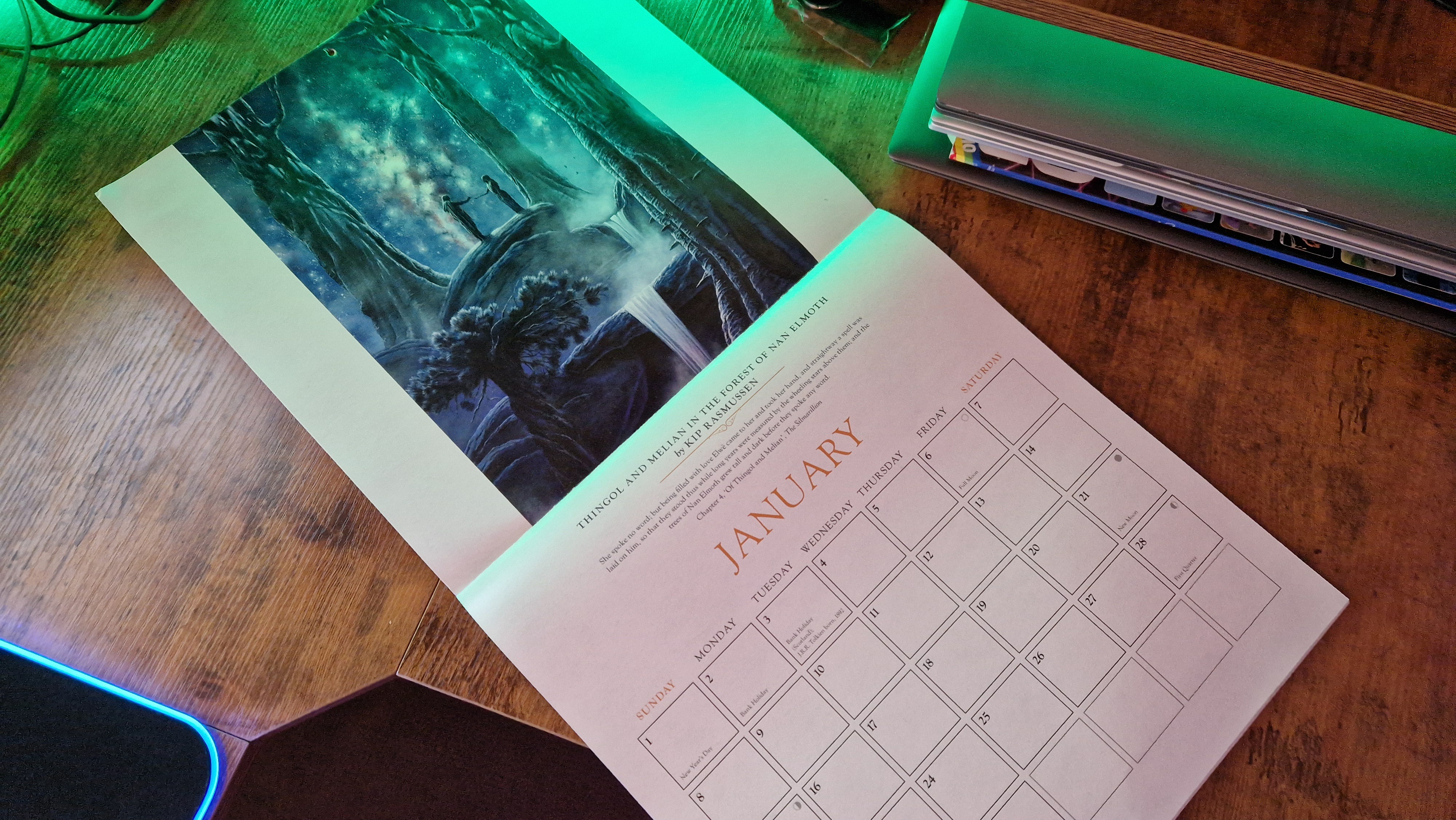 Image officielle du calendrier Tolkien 2023 de la page de janvier qui montre une peinture de Thingol et Melian