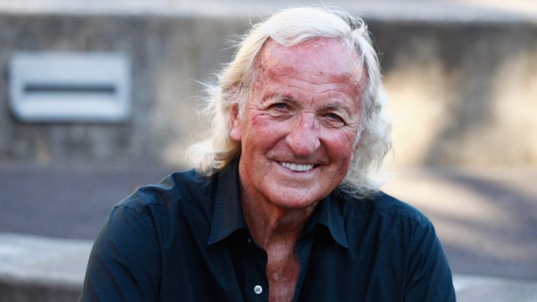 John Pilger, journaliste et réalisateur de documentaires né en Australie, décède à 84 ans
