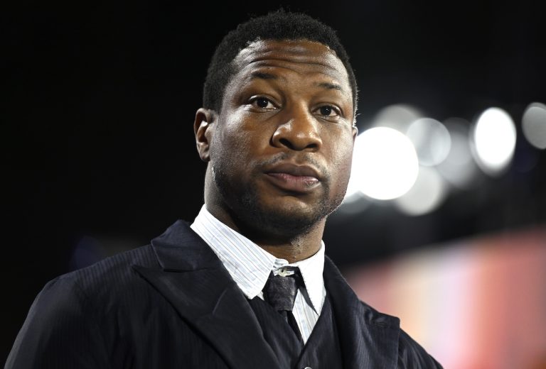 Jonathan Majors quitte Marvel et est licencié en tant que Kang après un verdict de culpabilité