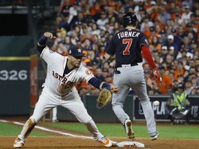 La Ligue majeure de baseball élargit le couloir des coureurs à l'approche du premier but pour inclure une partie du territoire des bonnes balles.