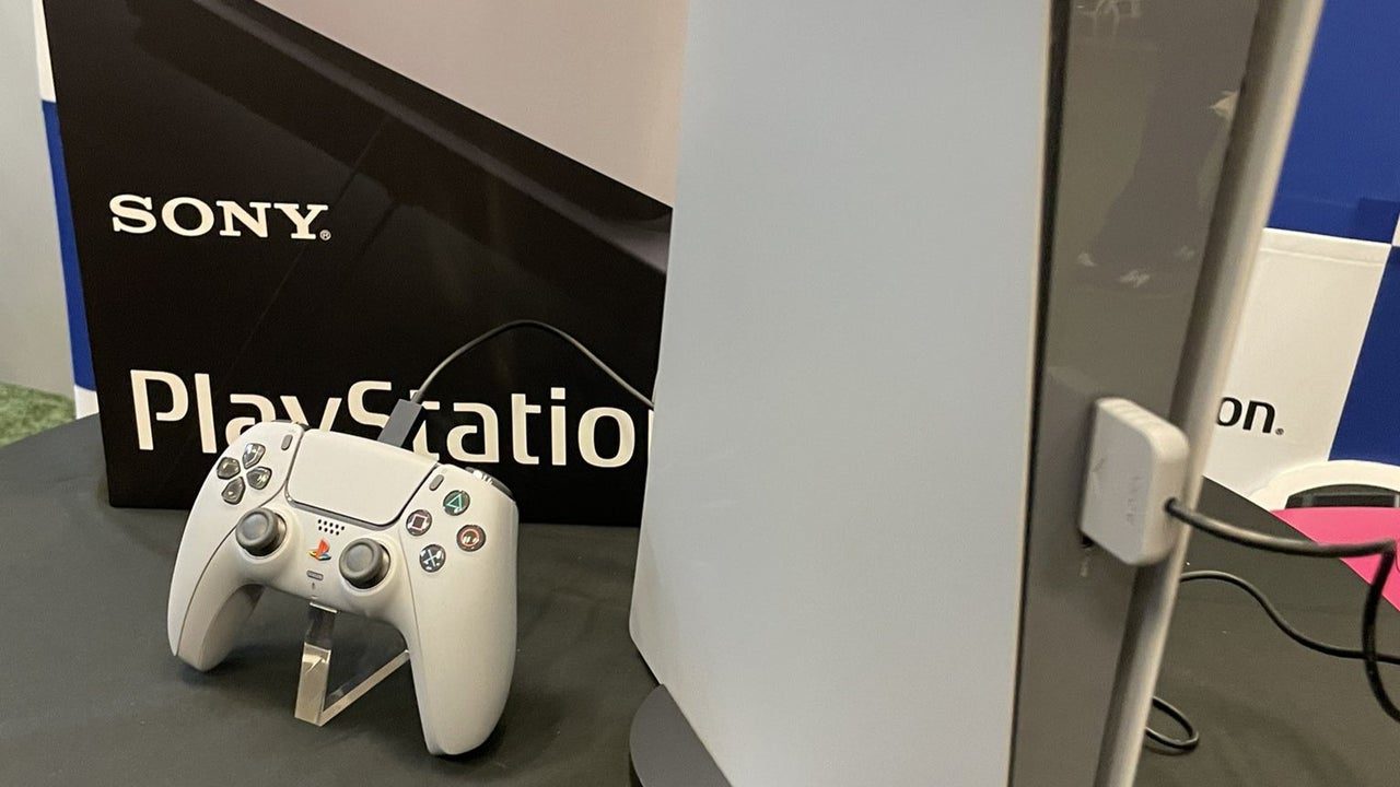 Le patron de PlayStation à la retraite a offert une PlayStation 5 de style PS1 et Internet est très jaloux
