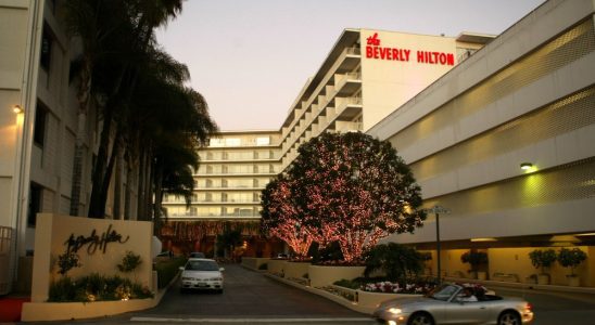 BEVERLY HILLS, CA - JANUARY 21:  The Beverly Hilton hotel is seen on January 21, 2004 in Beverly Hills, California. The hotel will host the 61st Annual Golden Globe Awards on January 25.  (Photo by David McNew/Getty Images)