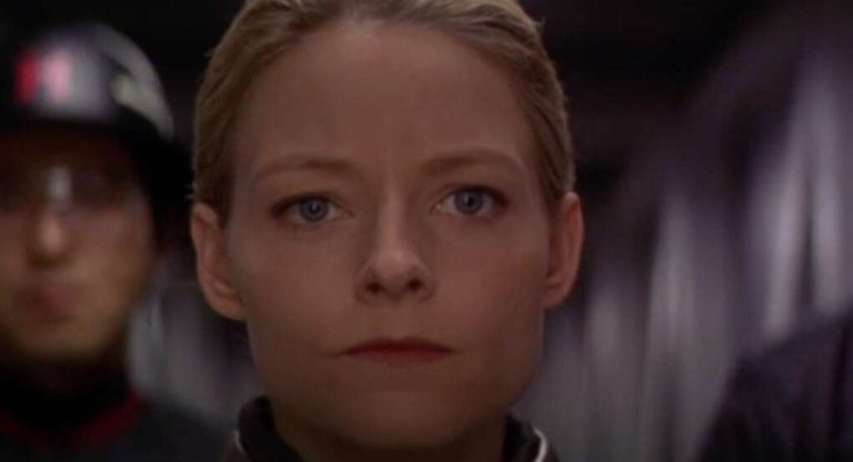 Les films de super-héros sont une "phase" qui a duré trop longtemps, déclare Jodie Foster, lauréate d'un Oscar
