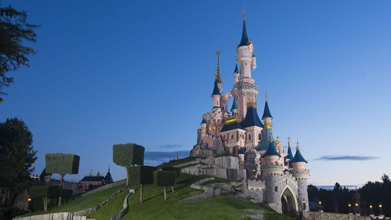 L'hôtel Disneyland est sur le point de rouvrir, mais ses prix ne sont pas pour les âmes sensibles
