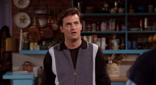 Matthew Perry in Friends Season 4