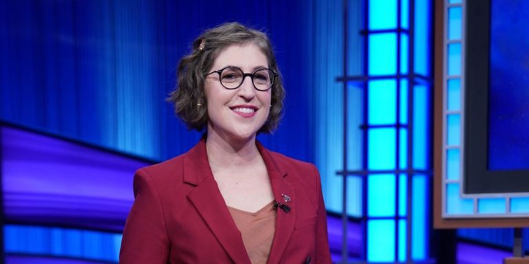 Mayim Bialik de The Big Bang Theory dit qu'elle "n'hébergera plus" Jeopardy
