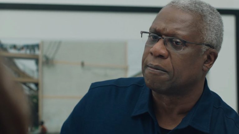 Pourquoi Andre Braugher a été surpris par le style de mise en scène de Maria Schrader dans She Said
