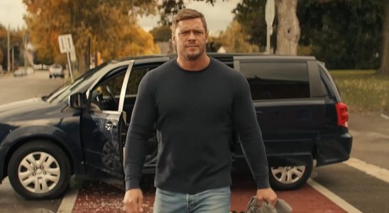 Reacher décroche un doublé avec un clip explosif de la saison 2 et le renouvellement de la saison 3