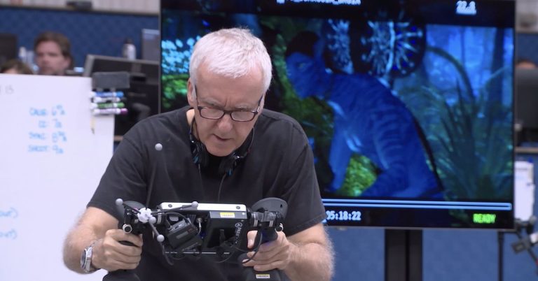 Regardez James Cameron utiliser une caméra virtuelle pour réaliser Avatar : La Voie de l'Eau
