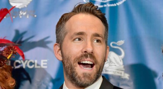 Ryan Reynolds recrée la couverture de Wham!'s Last Christmas avec Rob McElhenney