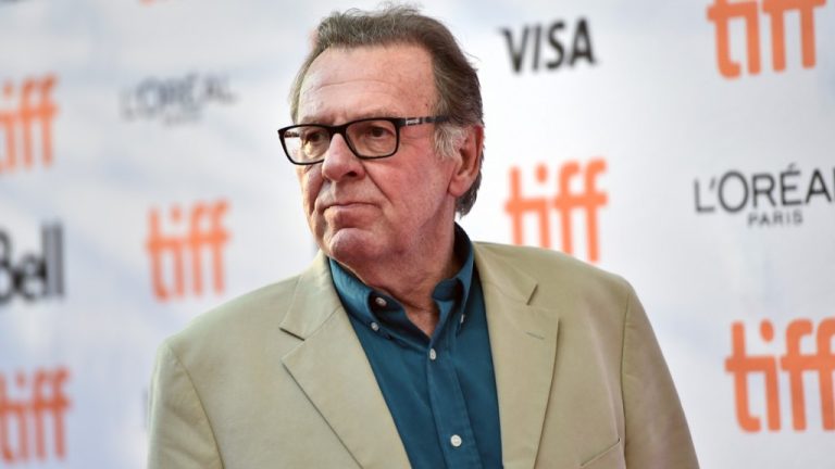 Tom Wilkinson, acteur nominé aux Oscars connu pour "Michael Clayton" et "The Full Monty", décède à 75 ans
