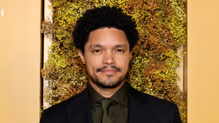 Trevor Noah de retour en tant qu'hôte des Grammys
