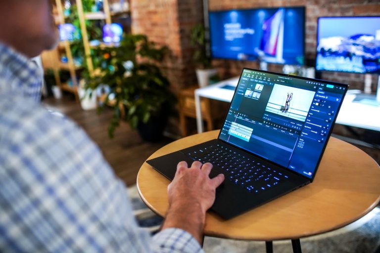 Cet ordinateur portable Dell XPS pourrait être un cheval noir pour les jeux en déplacement
