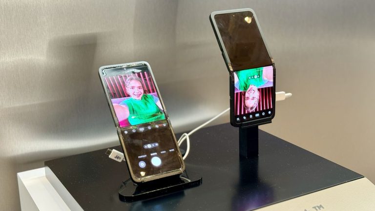 Je viens de voir les superbes nouveaux concepts pliables de Samsung au CES 2024 qui se plient complètement